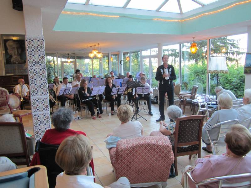 Maison de retraite avec activités pour séniors proche de Marseille