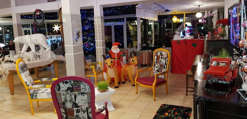 Décoration de Noël pour le plus grand bonheur des personnes âgées en résidence retraite à quelques minutes de Bouc Bel Air
