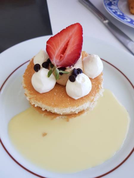 Dessert du jour pour les résidents de Saint-Hilaire Provence Deux aux Milles